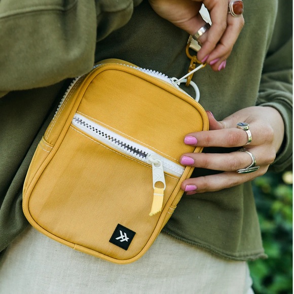 Thread Wallets | Bags | Thread Wallets Everyday Crossbody Bag In Golden ...